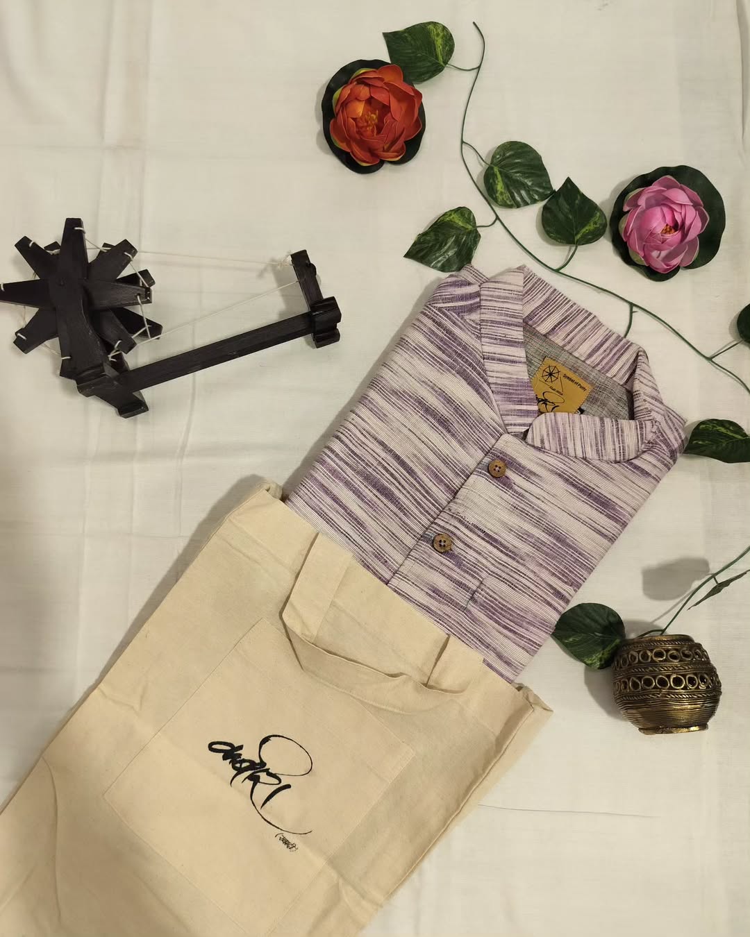 खादी पुरुष जैकेट – पारंपरिक वस्त्र में आधुनिक प्रस्तुति