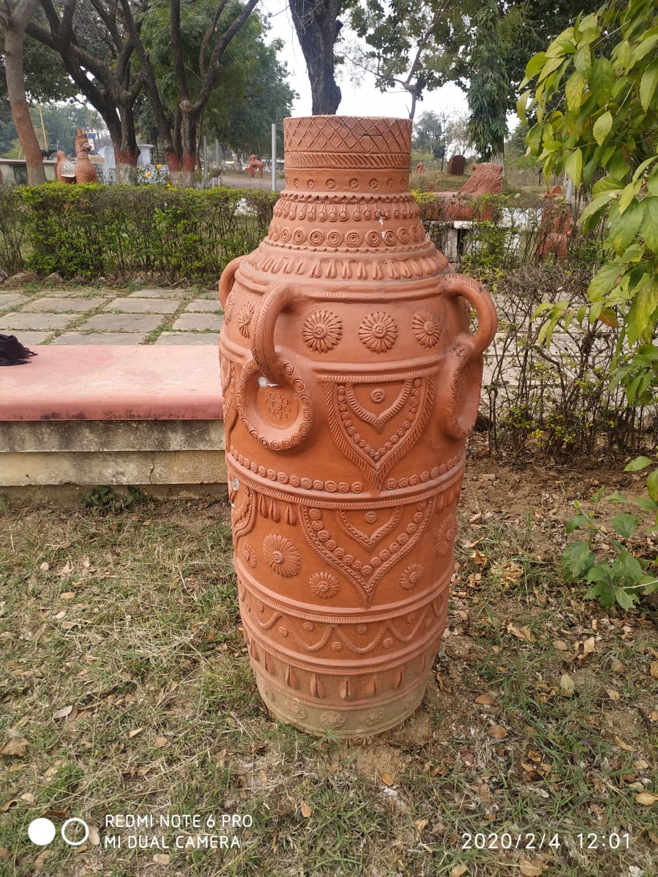 टेराकोटा फ्लावर पॉट्स