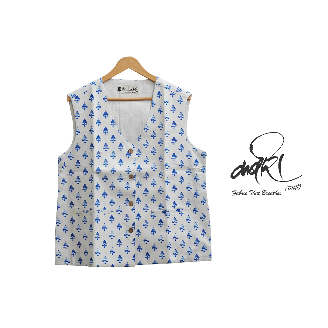 स्क्रीन प्रिंट वी-नेक लेडीज़ जैकेट – संतुलित लुक में आधुनिक उपयोगिता