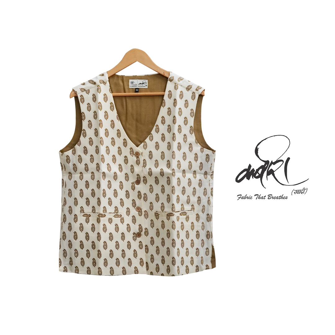 स्क्रीन प्रिंट वी-नेक लेडीज़ जैकेट – व्यावहारिक डिज़ाइन में सौम्यता