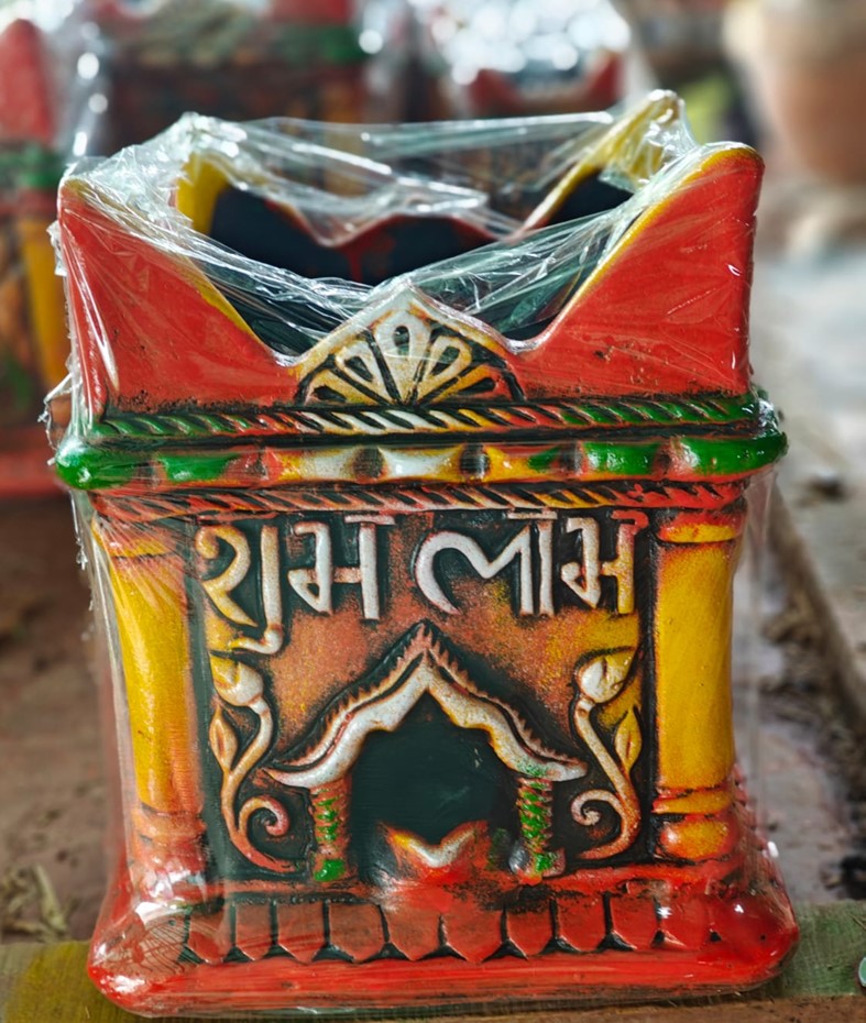 तुलसी गमला शुभ लाभ