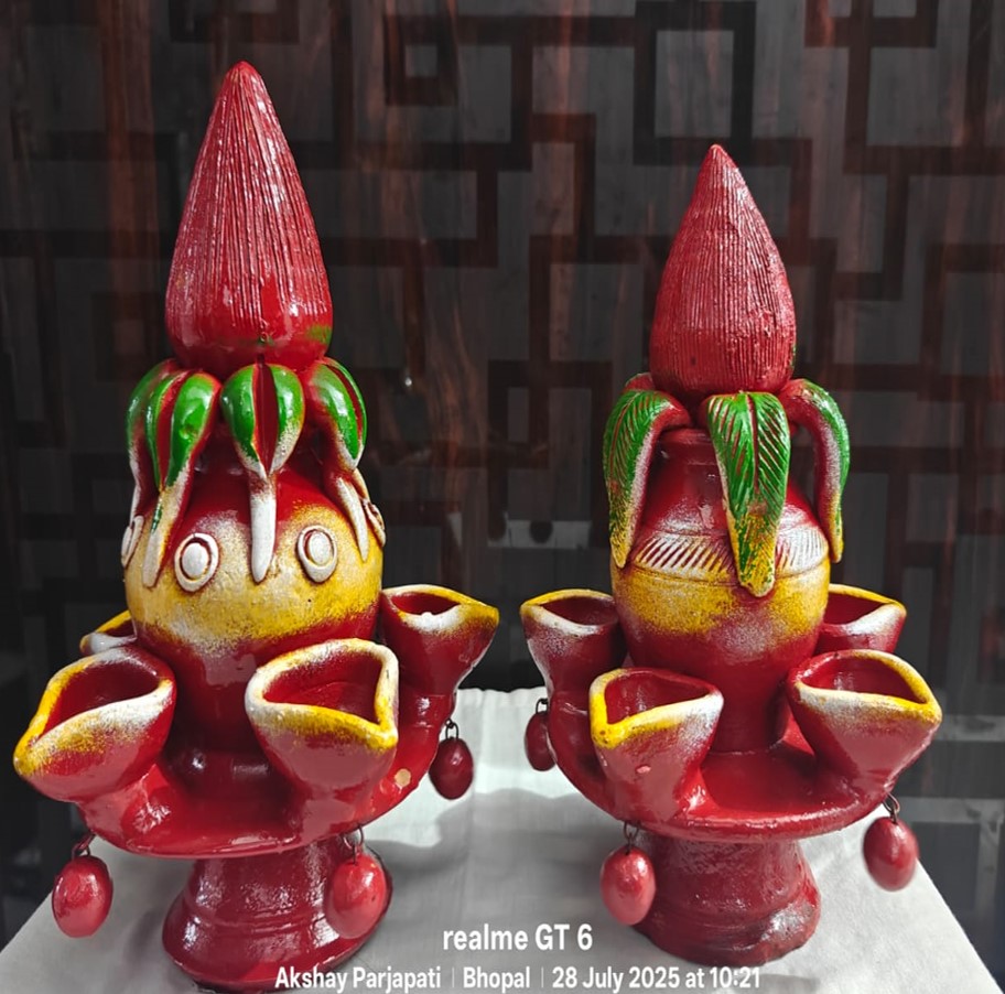 स्टैंड दिए